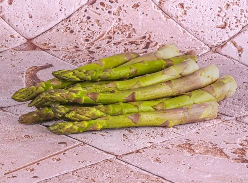 Tender Green Asparagus Spears – 1 Bundle (#122834) 1